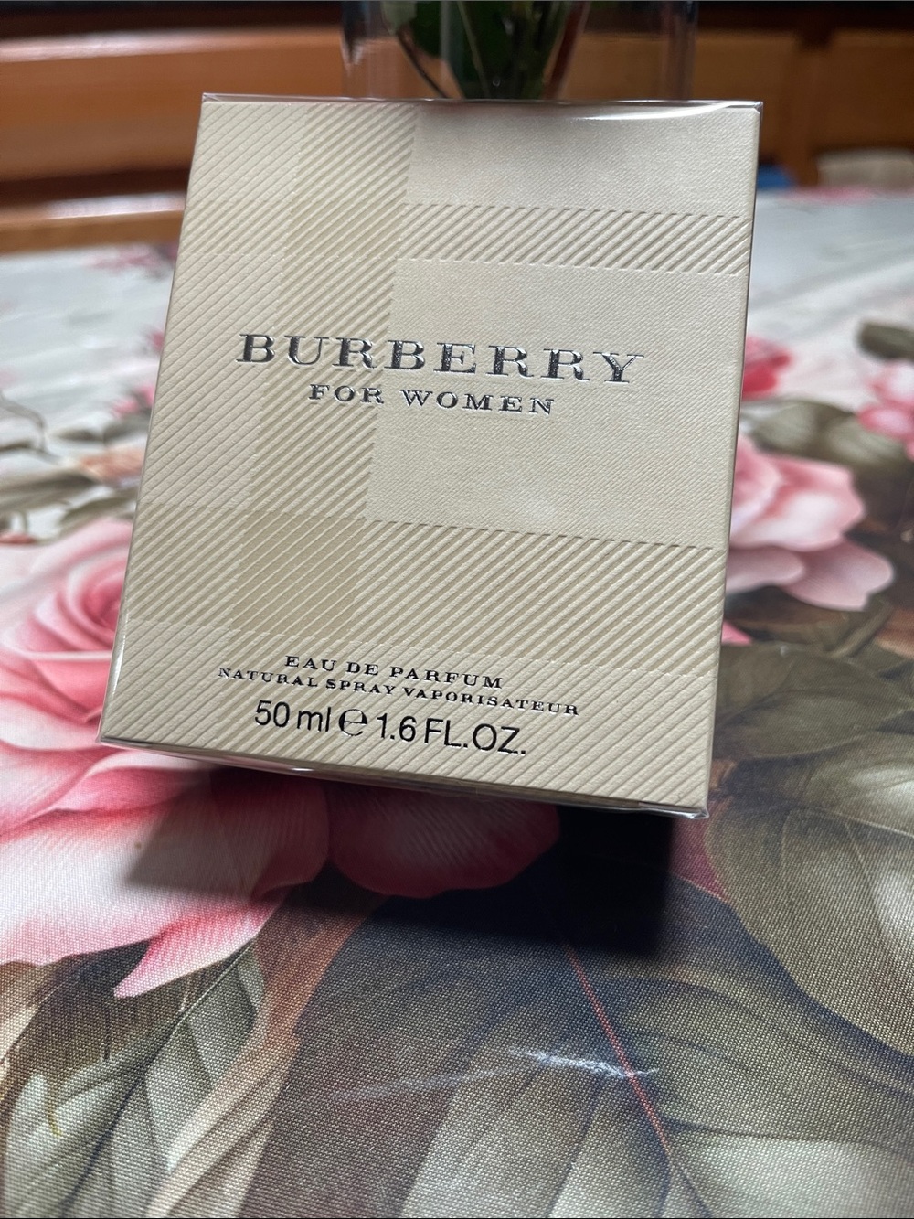 Burberry Women Eau de Parfum - Golden Yellow Bottle - Picture 6 of 6